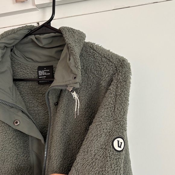 Vuori Grey Sherpa Jacket - Picture 2 of 4